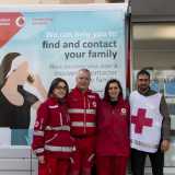 ...per incontrare i volontari della Croce Rossa appostati l� con il �tracing bus�